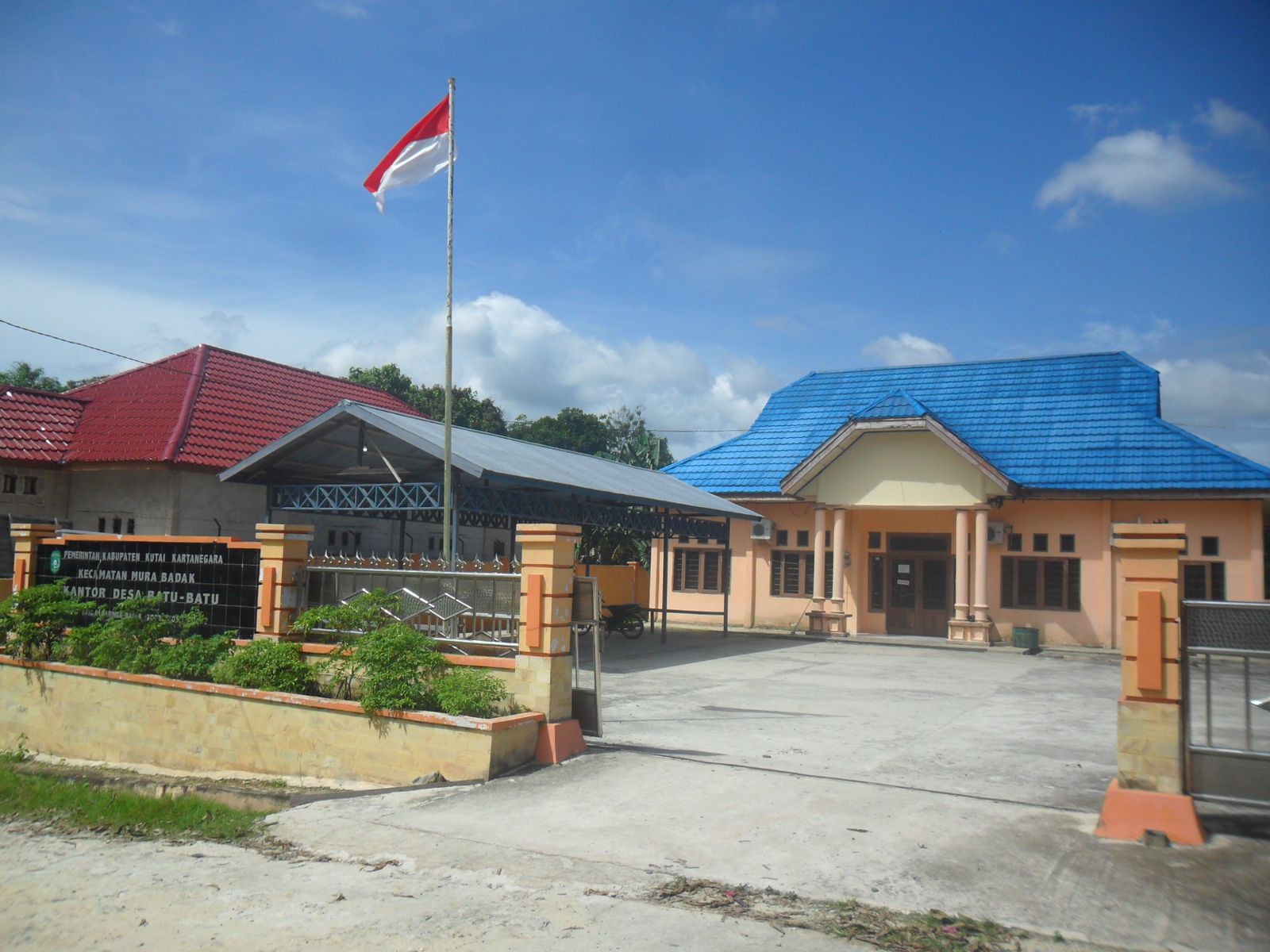 Pemdes Saliki Bagikan Bantuan Tandon Kesetiap Rumah Warga