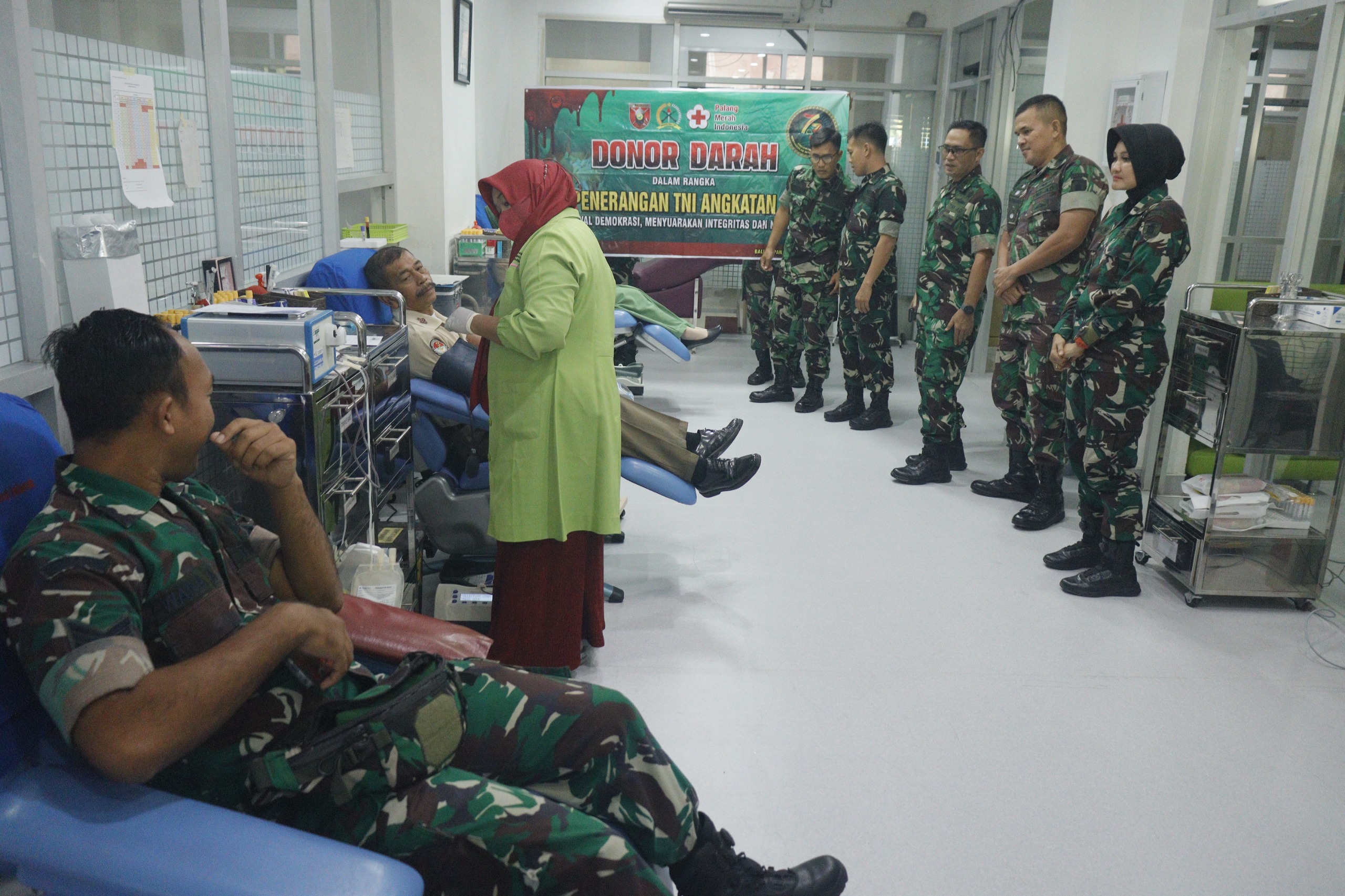 Aksi Kemanusiaan: Pendam VI/Mlw Buka Perayaan HUT Penerangan TNI AD ke-73