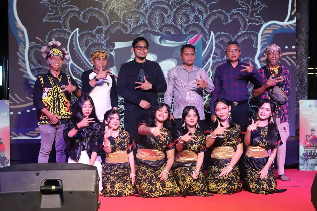 “Malam Unjuk Bakat Taruna Dara Kukar 2024: Mencari Duta Budaya di Tenggarong”